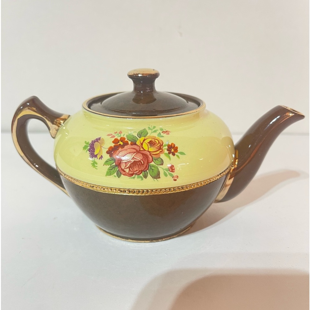 Vtg. Sadler Staffordshire Teapot W/ Lid Brown, Beige, Gold Trim Roses, #7409D